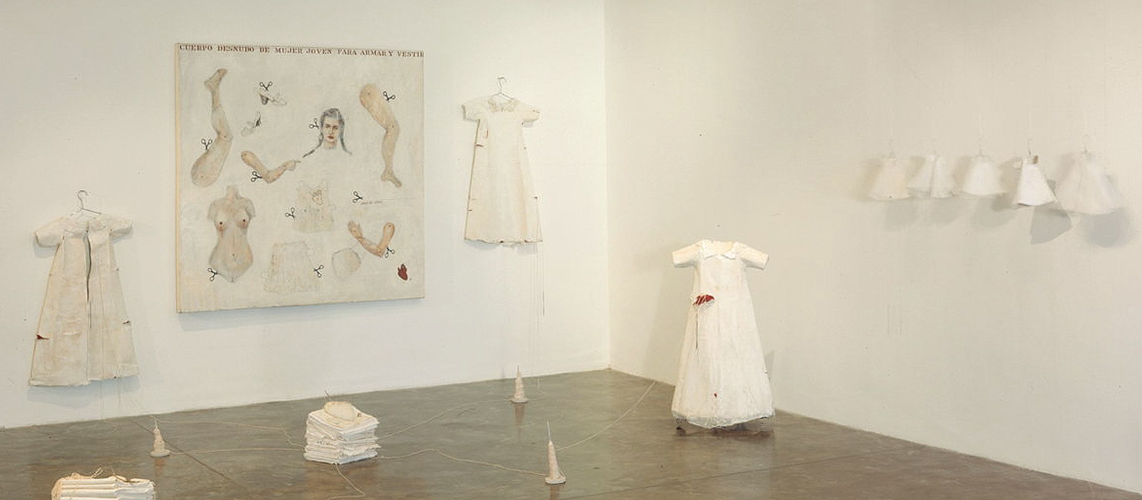Hilo que sutura, 2001, medio mixto, medidas varibles. Museo Jacobo Borges, Caracas /Mari Carmen Carrillo